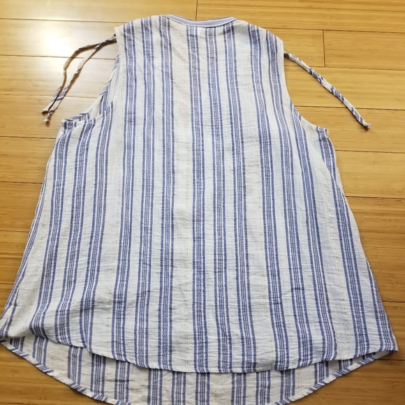 Torrid women's sleeveless top sz 2 - Picture 3 of 7